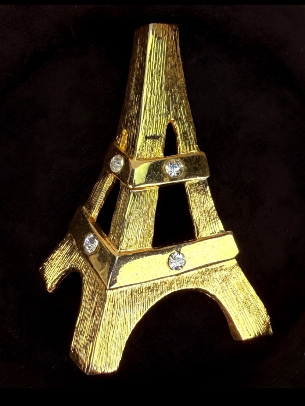 Vintage goldtone, a tower weighted brooch pin